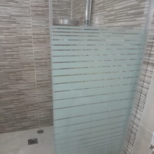 104 تركيب زجاج - فني زجاج - بالكويت 50720466 - تفصيل زجاج - زجاج سيكوريت - تركيب زجاج سيكوريت - معلم زجاج - زجاج شاور بوكس - تركيب مرايا - زجاج ومرايا - سيكوريت